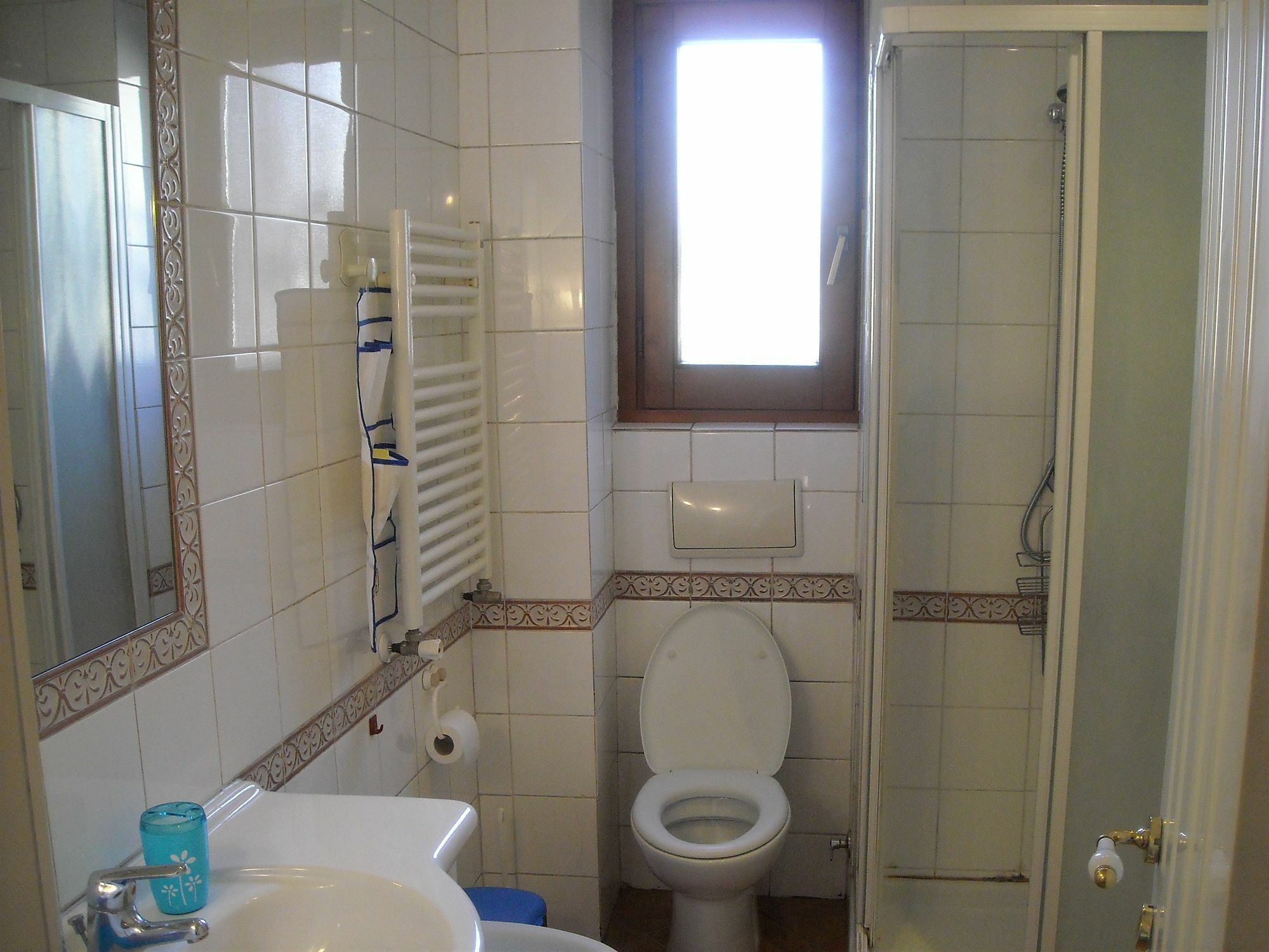 T&v House Rom